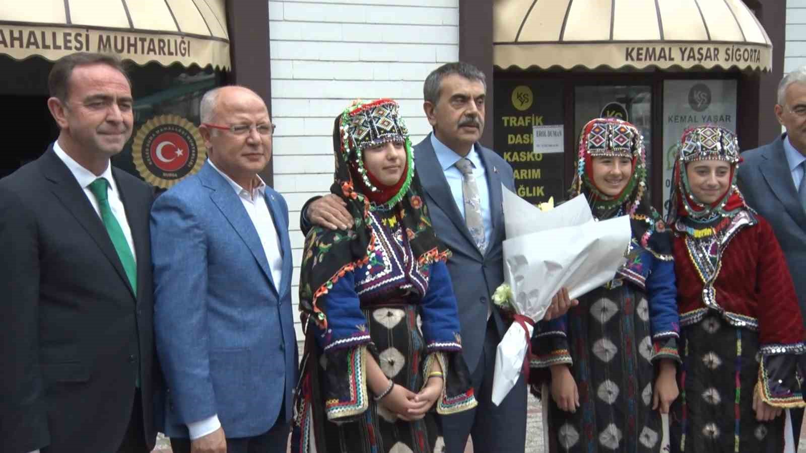 milli egitim bakani tekin bursada buyuk erzurum yayla senligine katildi 0 V6D36Quy