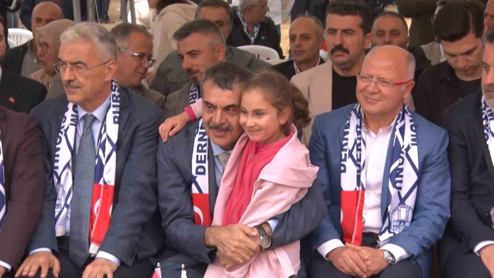 milli egitim bakani tekin bursada buyuk erzurum yayla senligine katildi 1 3qzLRv6s
