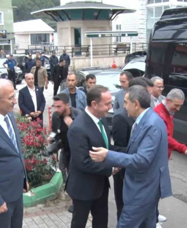 milli-egitim-bakani-tekin-bursada-buyuk-erzurum-yayla-senligine-katildi-VeStAQHF.jpg