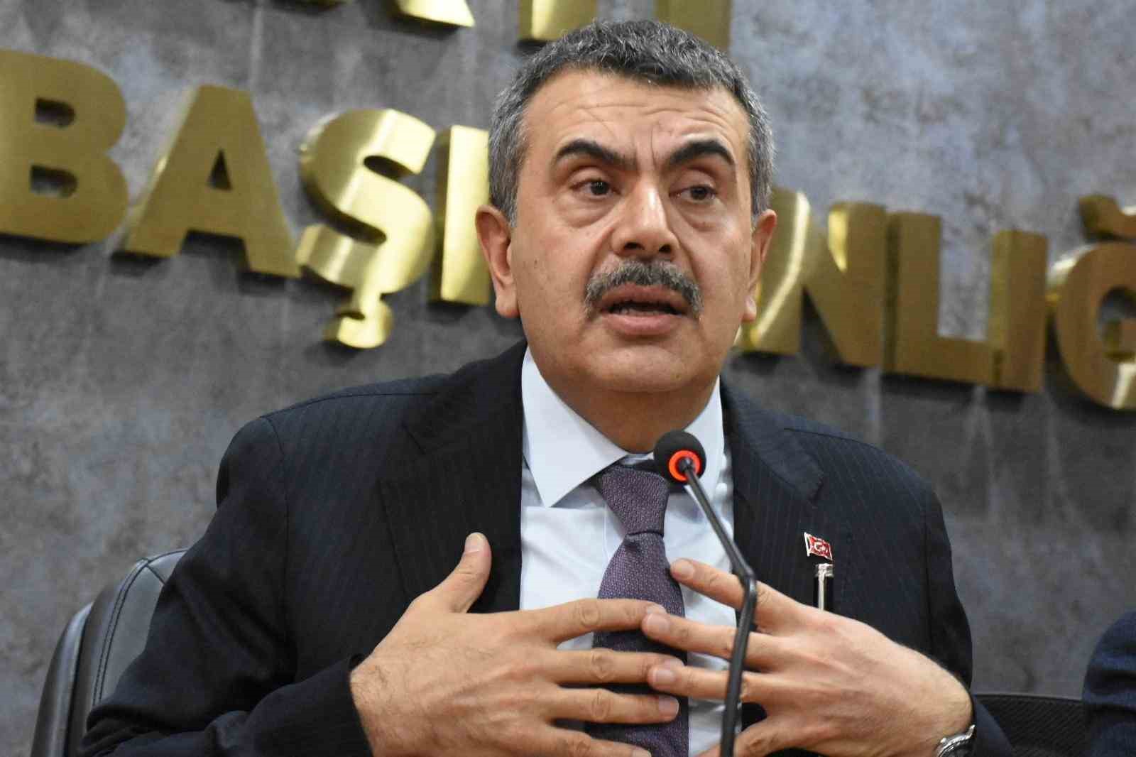 milli egitim bakani tekin chpde olanlari seyretmekten ulkem adina utaniyorum 1 Kicrai2z
