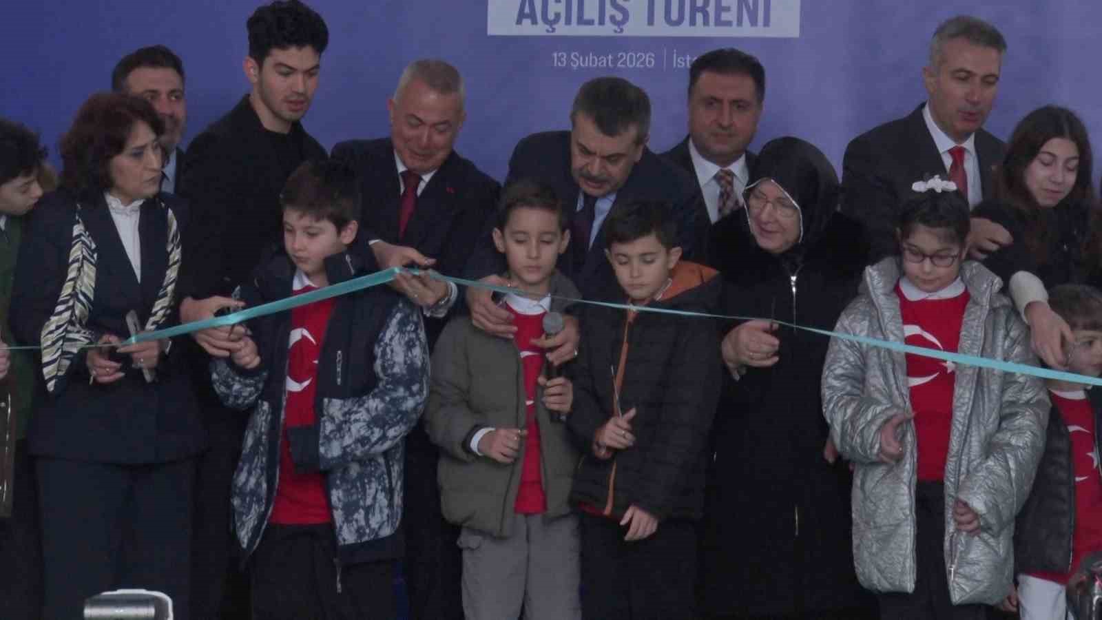 milli egitim bakani tekin cumhurbaskanimizin liderliginde egitim ogretim sureclerine cok yogun bir bicimde katki verdik AnbT67Dq