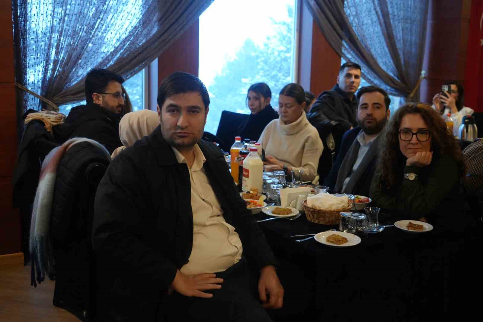 milli egitim bakani tekin erzurumda sehit aileleri ve gazilerle bulustu ilk iftarini ogrencilerle acti BOwRumqU