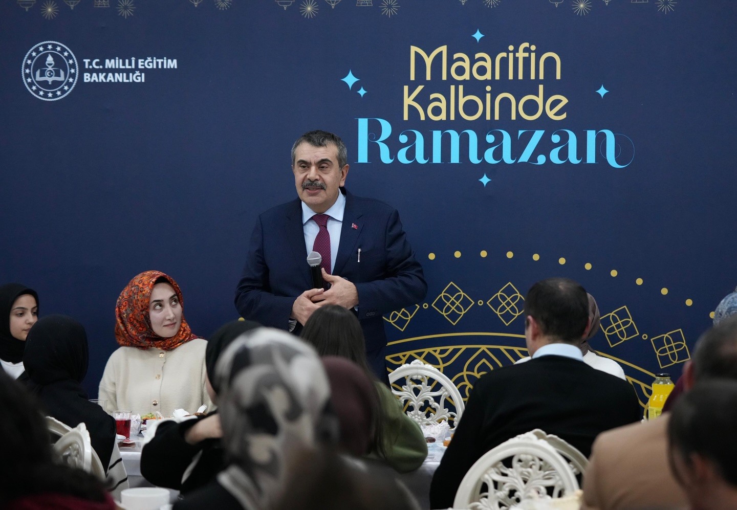 milli egitim bakani tekin erzurumda sehit aileleri ve gazilerle bulustu ilk iftarini ogrencilerle acti