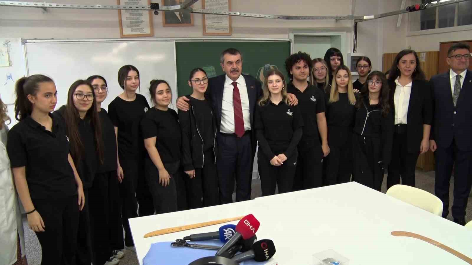 Milli Eğitim Bakanı Tekin: "Karar alma mekanizmalarımızı sağlıklı, demokratik, özgürlükçü bir perspektifle yürütmeye çalışıyoruz" 4 milli egitim bakani tekin karar alma mekanizmalarimizi saglikli demokratik ozgurlukcu bir perspektifle yurutmeye calisiyoruz BmvPDnY4