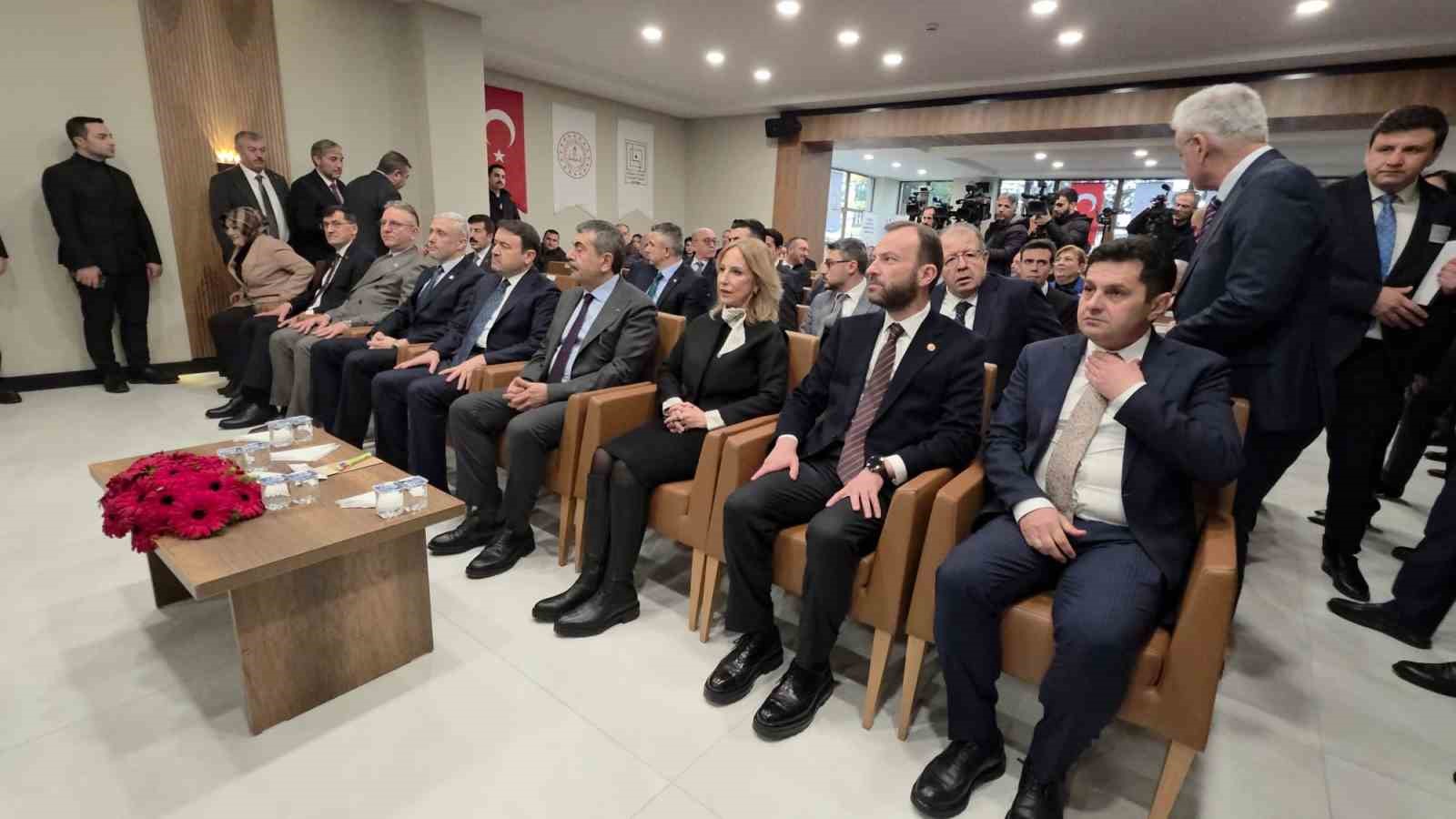 milli egitim bakani tekin kutahyada mesleki egitimle ilgili mesajlar verdi 2 mG6lyaHi
