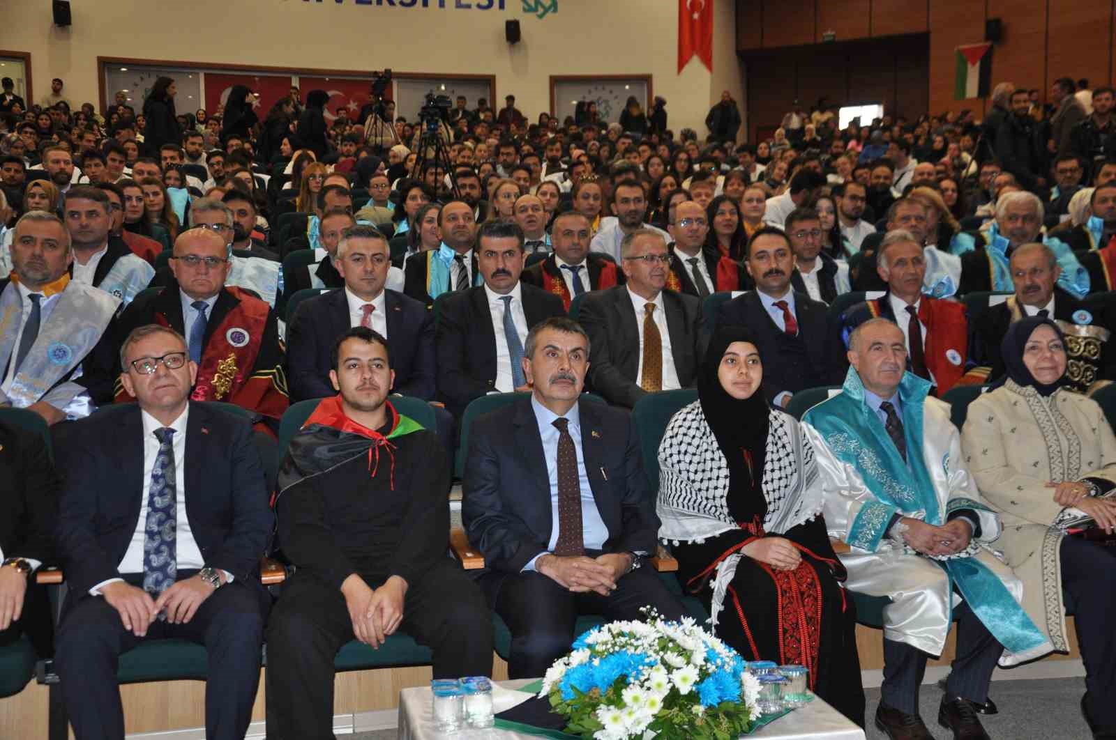 Milli Eğitim Bakanı Tekin: "Terörsüz Türkiye sürecine sahip çıkmak, en çok da bu ülkenin entelektüellerinin, akademisyenlerinin görevi" 11 milli egitim bakani tekin terorsuz turkiye surecine sahip cikmak en cok da bu ulkenin 26cT2dtm