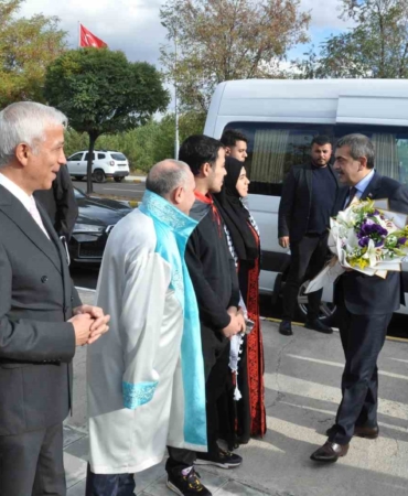 milli-egitim-bakani-tekin-terorsuz-turkiye-surecine-sahip-cikmak-en-cok-da-bu-ulkenin-rtPrhEwI.jpg