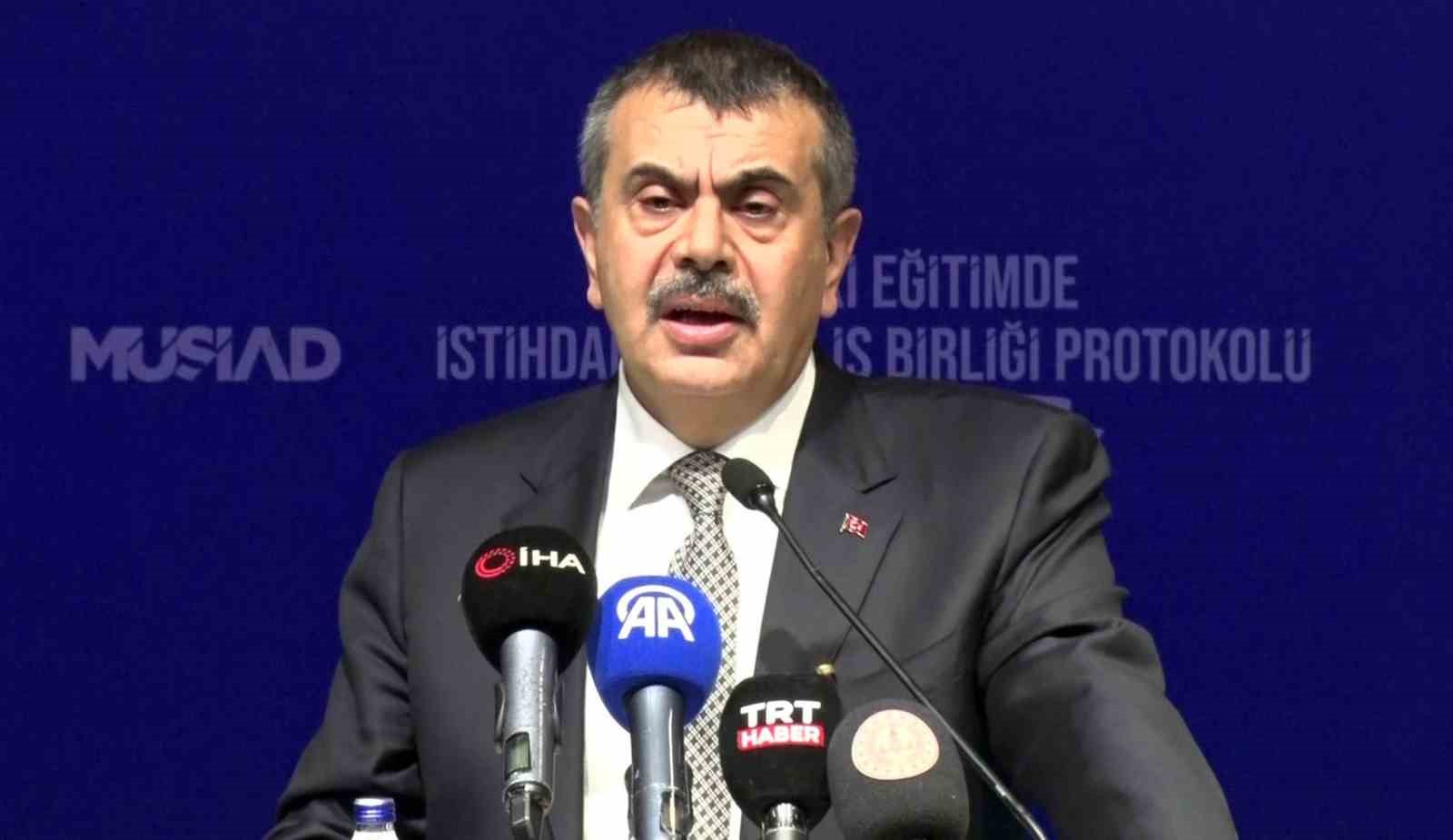 milli egitim bakani yusuf tekin is sagligi ve guvenligi bizim kirmizi cizgimizdir 0 dVsfVkns