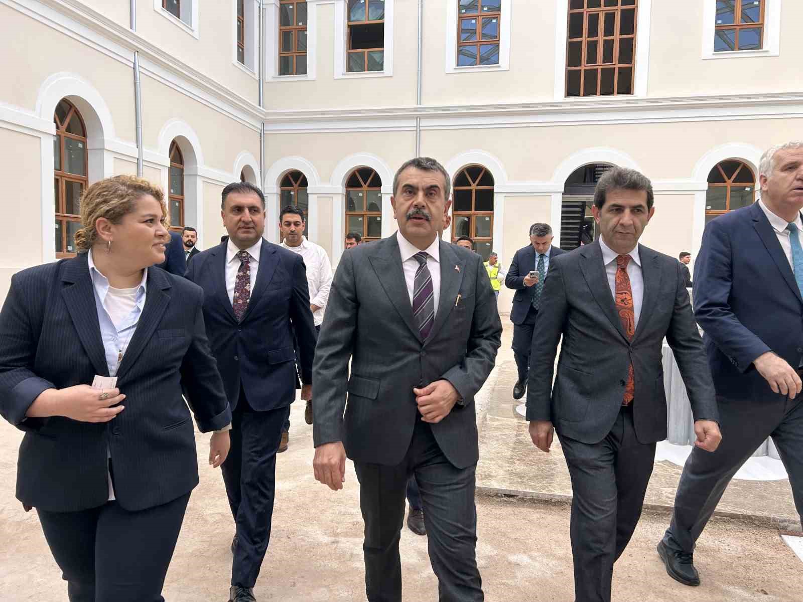 Milli Eğitim Bakanı Yusuf Tekin: "Milli Eğitim Akademeleri yeni takvim yılıyla beraber eğitim öğretime başlayacak" 6 milli egitim bakani yusuf tekin milli egitim akademeleri yeni takvim yiliyla beraber egitim ogretime 94VcLPyP