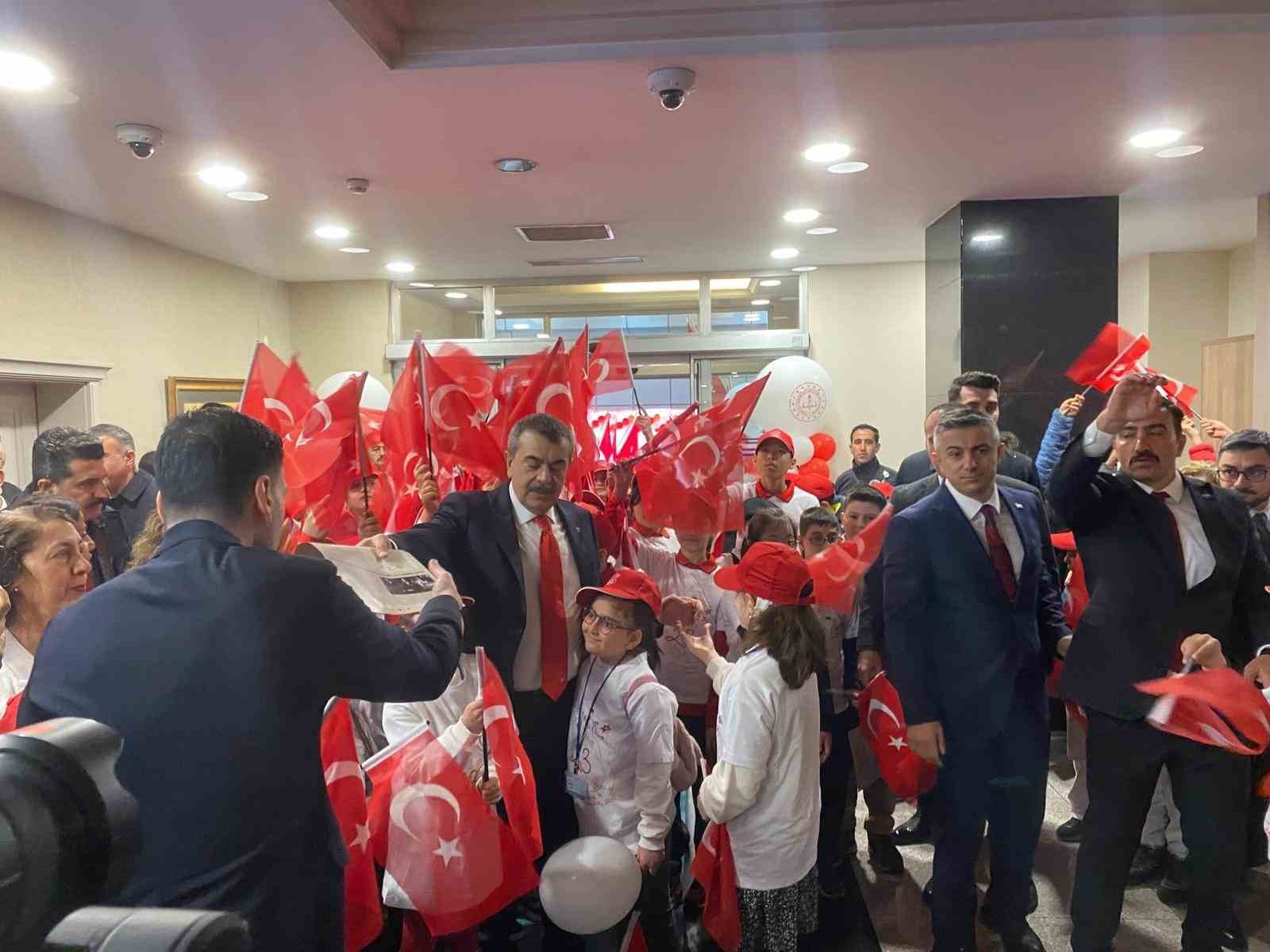 milli egitim bakanliginda 23 nisanda anlamli devir teslim 2 lI2InlU7