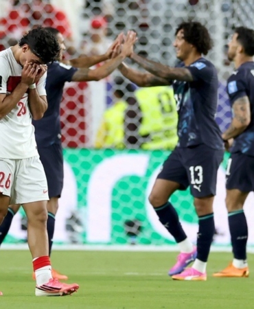 milli-futbolcular-gozyaslarini-tutamadi-v61tUSCM.jpg