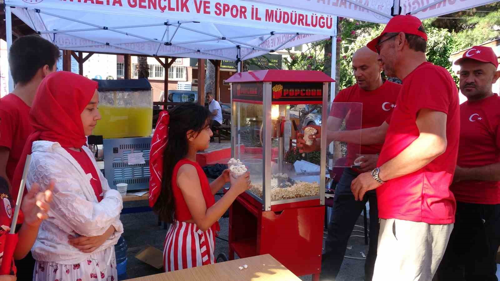 milli mac heyecanini ihl bahcesinde dev ekranda izlediler 7 NSApnl1p