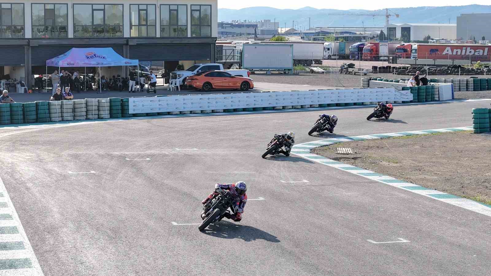 milli motosikletciler ve oyuncu kivanc tatlitug kocaelide piste cikti 4