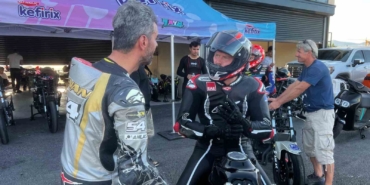 milli-motosikletciler-ve-oyuncu-kivanc-tatlitug-kocaelide-piste-cikti-l1PvpFEW.jpg