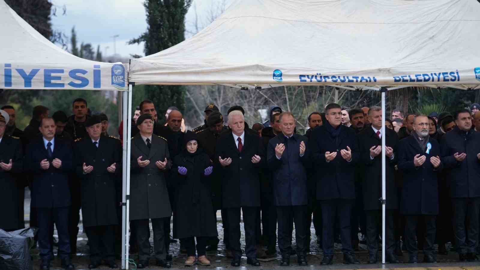 milli sair mehmet akif ersoy mezari basinda anildi 2 MWBfNTOR