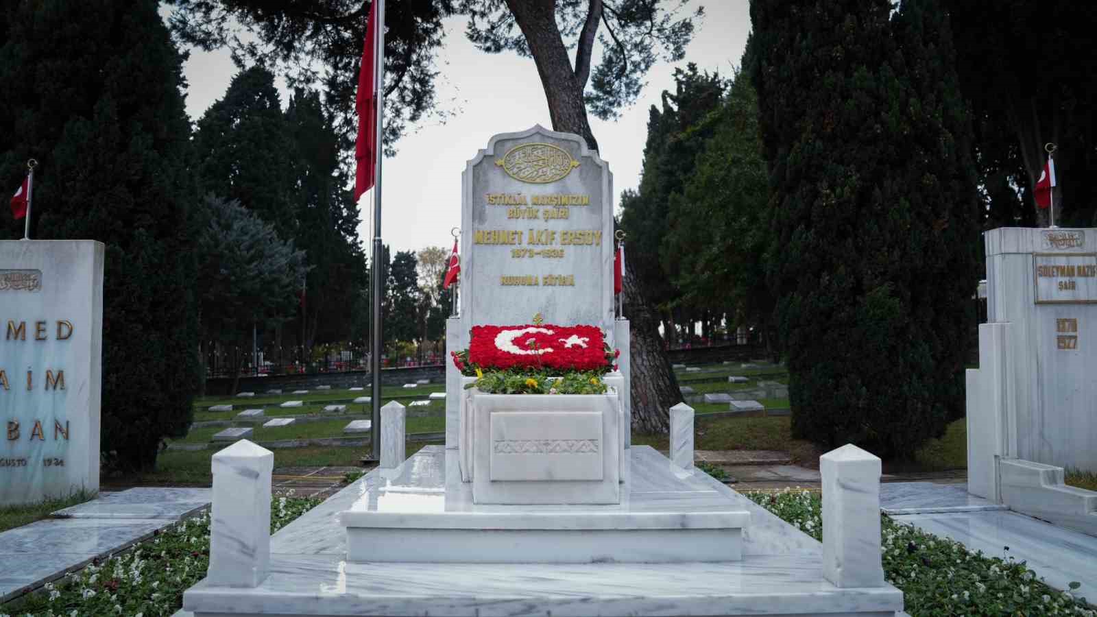 milli sair mehmet akif ersoy mezari basinda anildi 3 J6sAcLrI