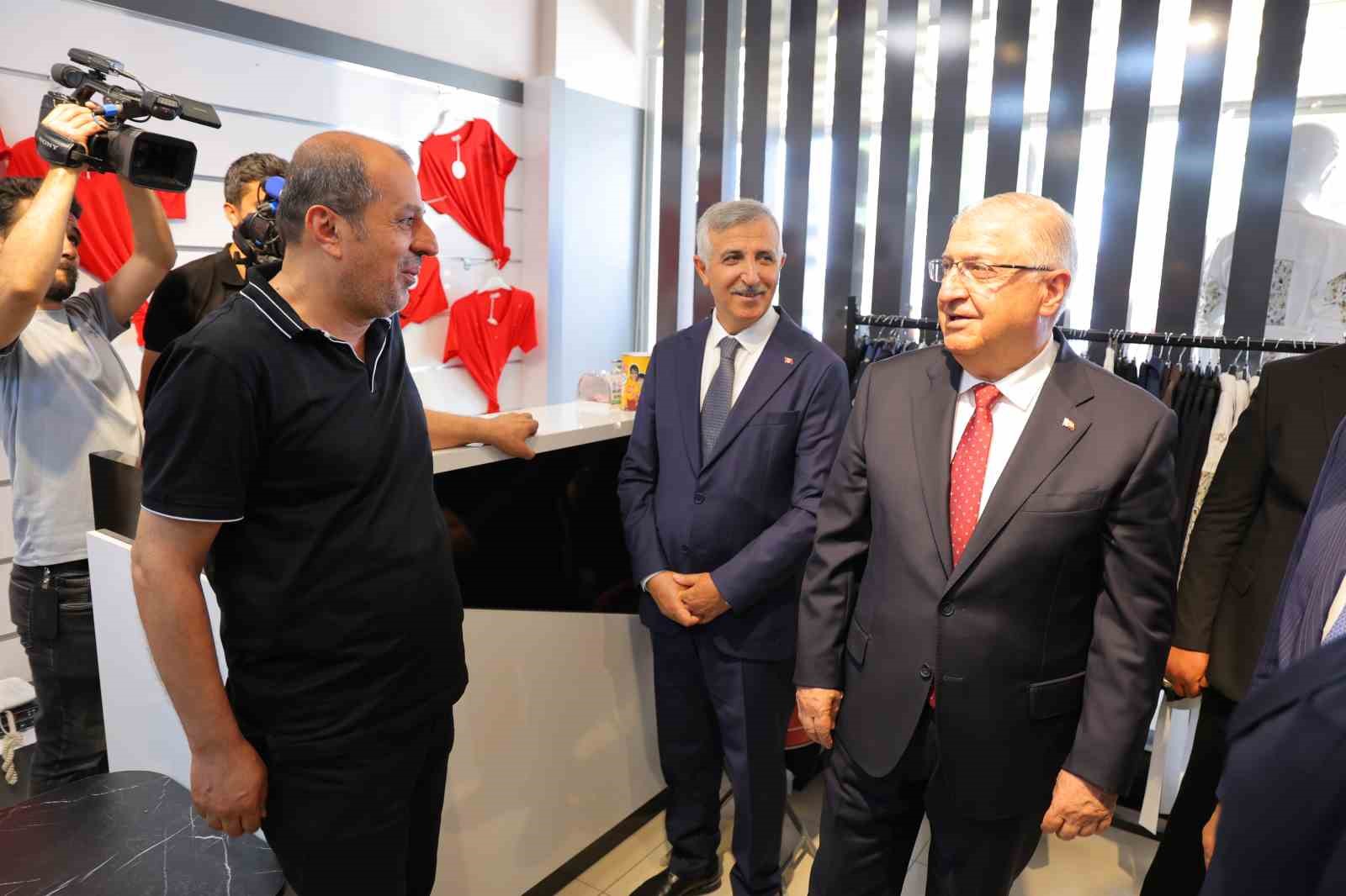 Milli Savunma Bakanı Güler Kahramanmaraş’ta 8 milli savunma bakani guler kahramanmarasta 4 QgQPIMBQ