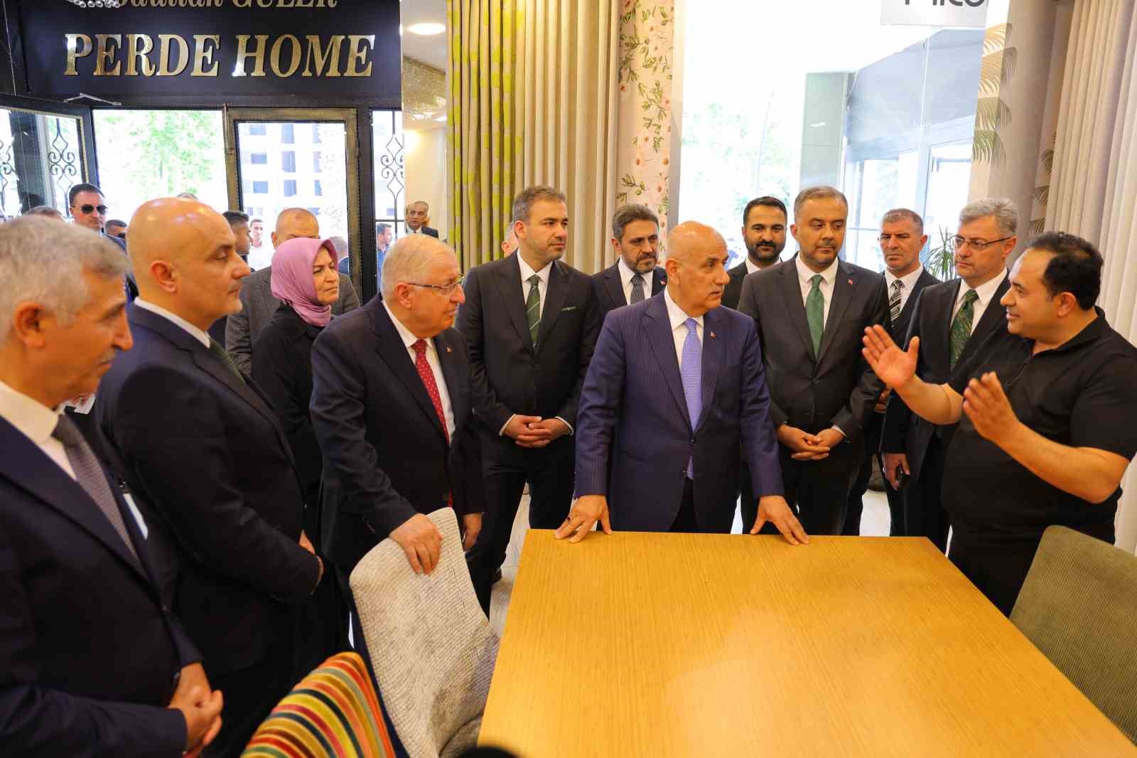 Milli Savunma Bakanı Güler Kahramanmaraş’ta 10 milli savunma bakani guler kahramanmarasta 6 VkT1hAYb