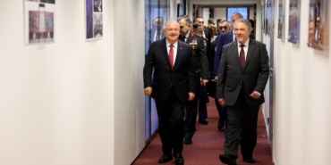 milli-savunma-bakani-guler-nato-karargahinda-FfaKePRT.jpg