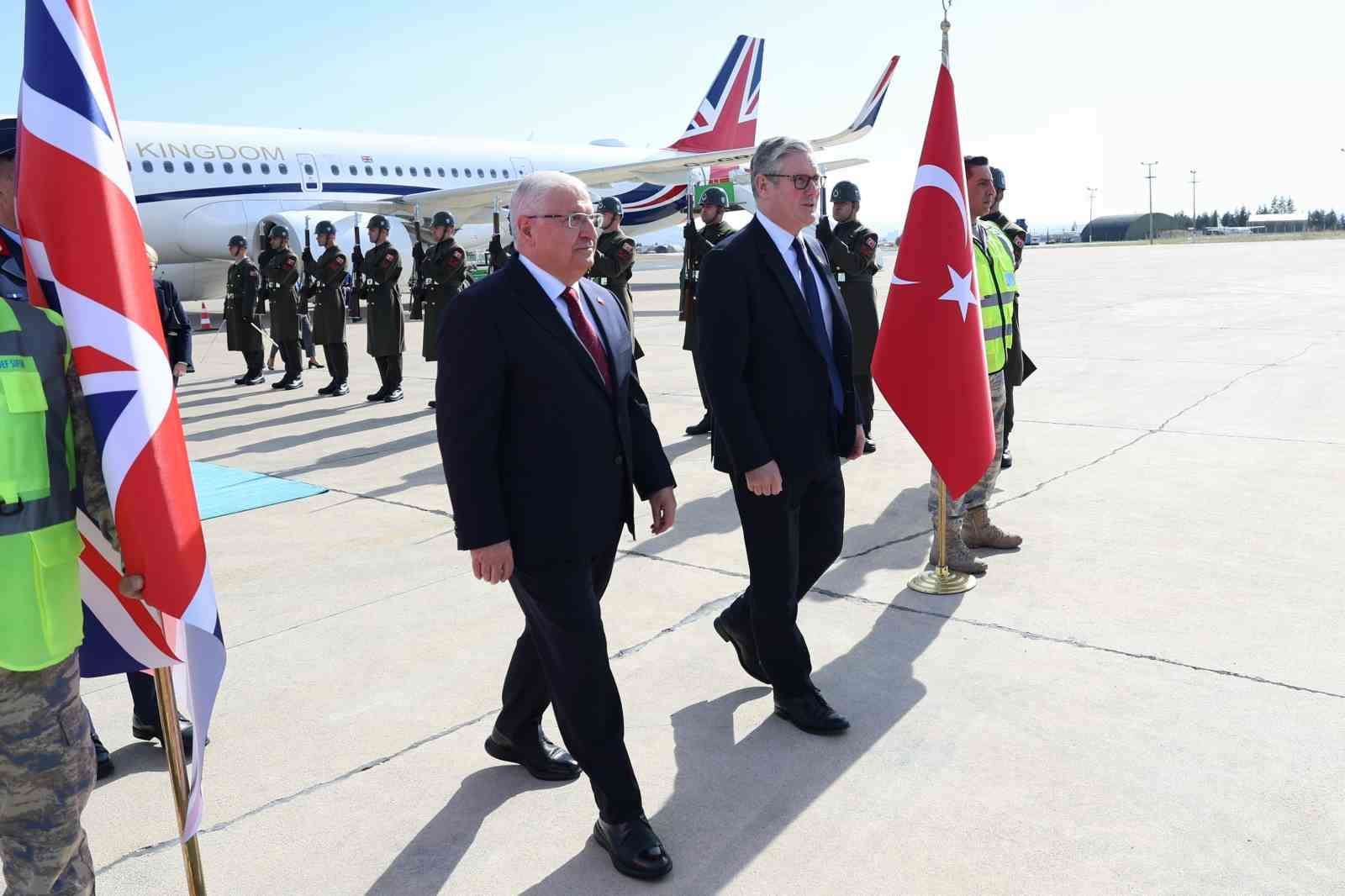 Milli Savunma Bakanı Güler ve Birleşik Krallık Başbakanı Starmer TUSAŞ’ı ziyaret etti 4 milli savunma bakani guler ve birlesik krallik basbakani starmer tusasi ziyaret etti 0 CuGSP82I