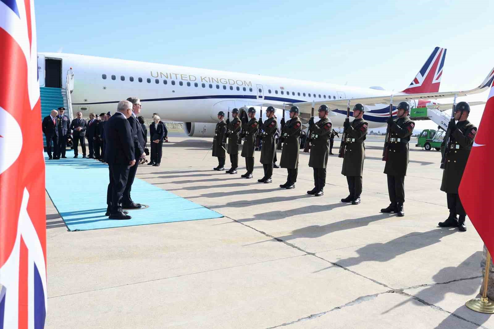 Milli Savunma Bakanı Güler ve Birleşik Krallık Başbakanı Starmer TUSAŞ’ı ziyaret etti 5 milli savunma bakani guler ve birlesik krallik basbakani starmer tusasi ziyaret etti 1 8vXneSzc