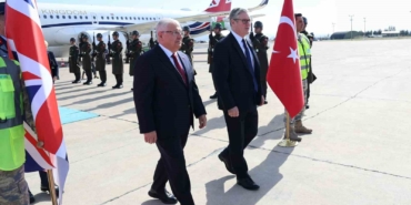 milli-savunma-bakani-guler-ve-birlesik-krallik-basbakani-starmer-tusasi-ziyaret-etti-yeO1kJ5Y.jpg