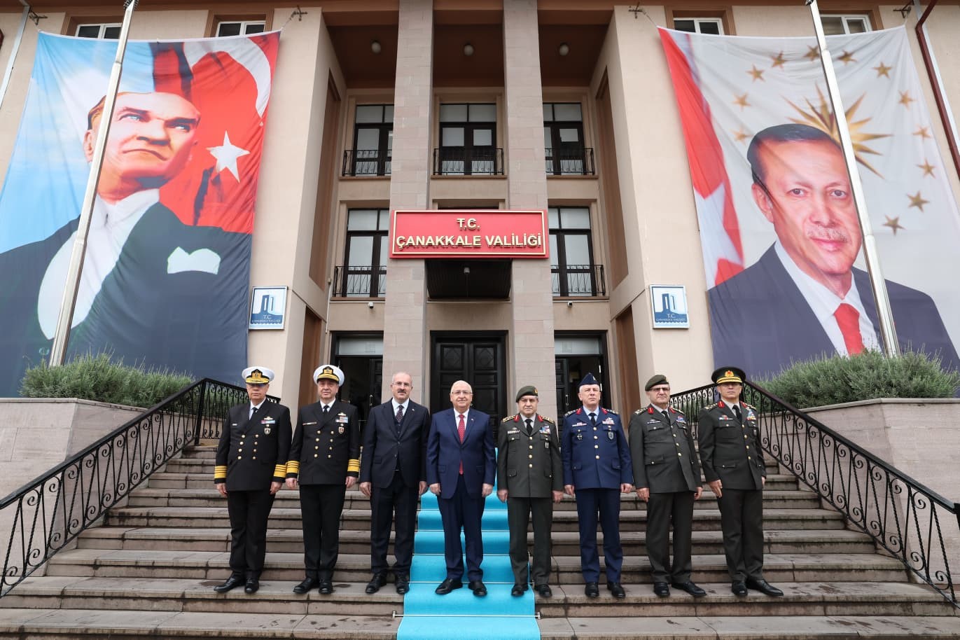 milli savunma bakani yasar guler canakkale valiligini ziyaret etti 3 8rEbjrfG