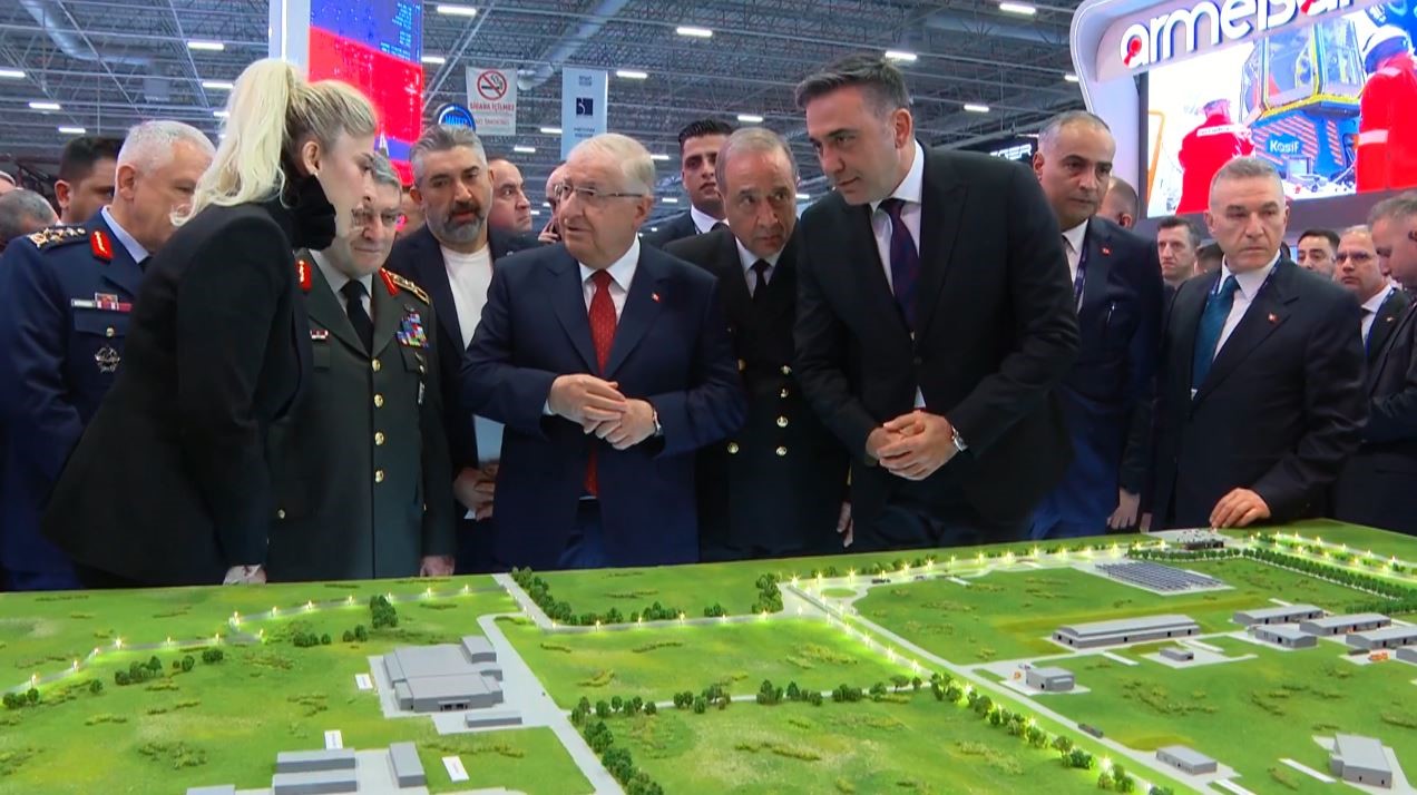 Milli Savunma Bakanı Yaşar Güler, SAHA EXPO’da sergilenen teknolojileri inceledi 4 milli savunma bakani yasar guler saha expoda sergilenen teknolojileri inceledi 0 zgudrgGI