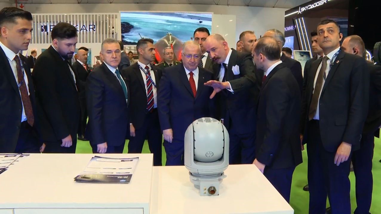 Milli Savunma Bakanı Yaşar Güler, SAHA EXPO’da sergilenen teknolojileri inceledi 5 milli savunma bakani yasar guler saha expoda sergilenen teknolojileri inceledi 1 yXfX5pVm
