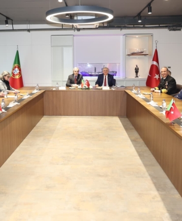 milli-savunma-bakani-yasar-guler-ve-portekiz-savunma-bakani-toplanti-gerceklestirdi-67PZ1lM6.jpg