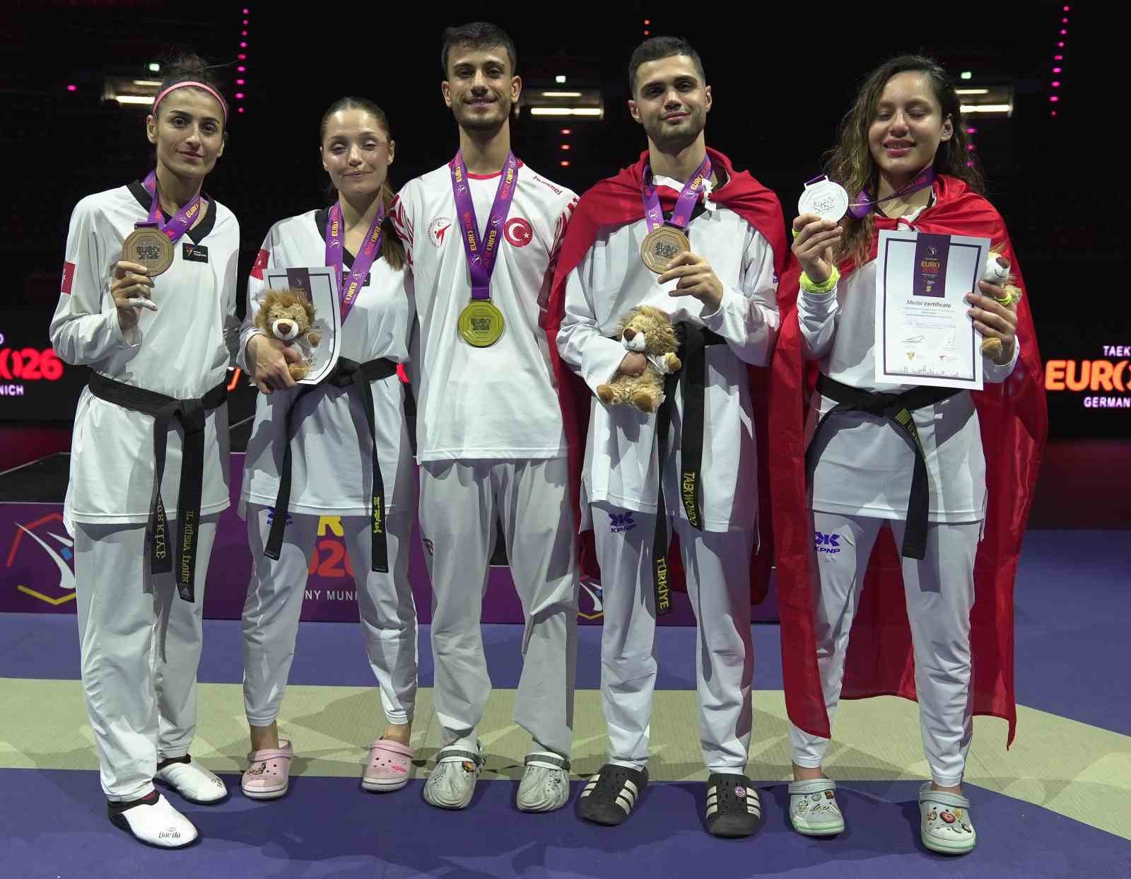 milli taekwondoculardan 5 madalya 0