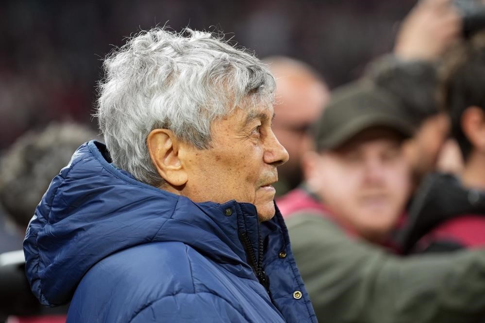 Milli takım kampında fenalaşan Teknik Direktör Mircea Lucescu hastaneye kaldırıldı 4 milli takim kampinda fenalasan teknik direktor mircea lucescu hastaneye kaldirildi 0 6yRB5YRT