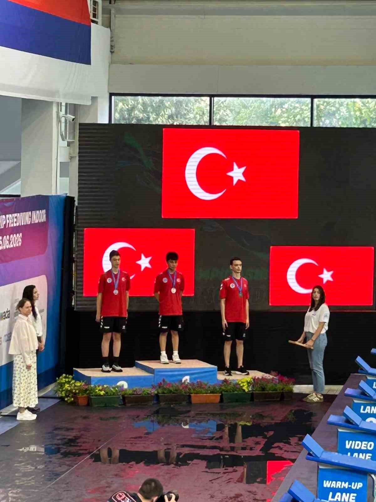 Millilerden 4 dünya şampiyonluğu, 4 gümüş ve 6 bronz madalya 9 millilerden 4 dunya sampiyonlugu 4 gumus ve 6 bronz madalya 5 KjcsOGup