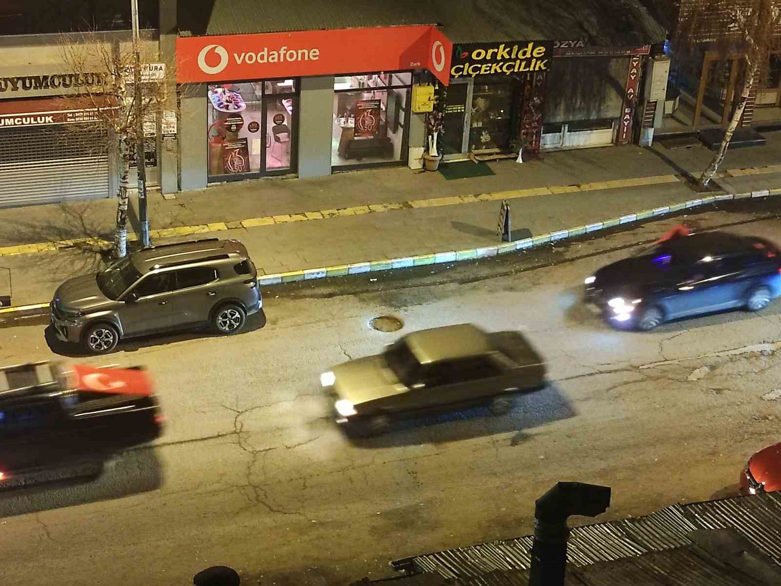 Millilerin zaferi kentte coşkuyla kutlandı 7 millilerin zaferi kentte coskuyla kutlandi 3 h6ueFnmi