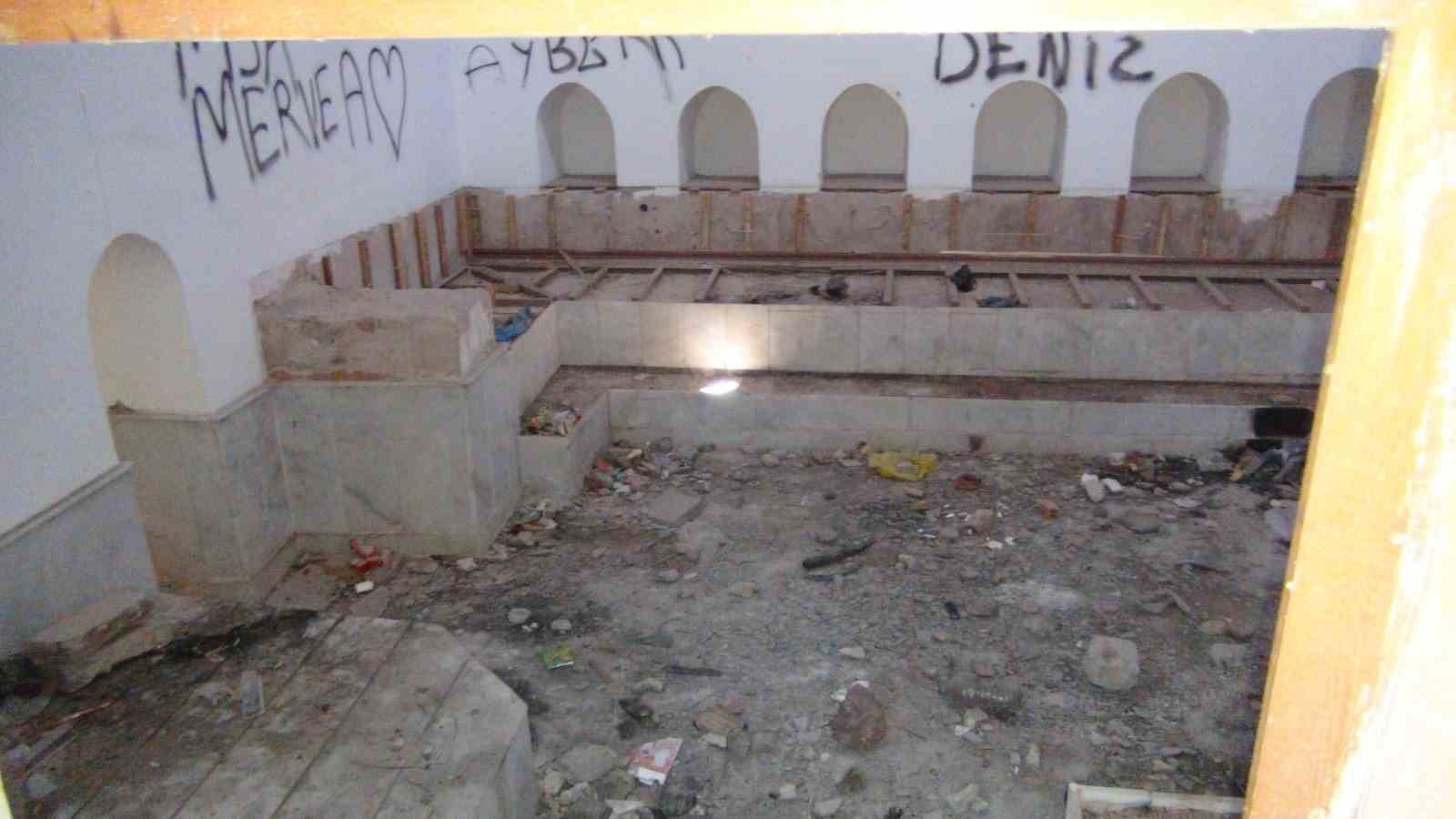 milyonlar harcandi tarihi hamam yeniden curumeye terk edildi 1 jBwnkfqs