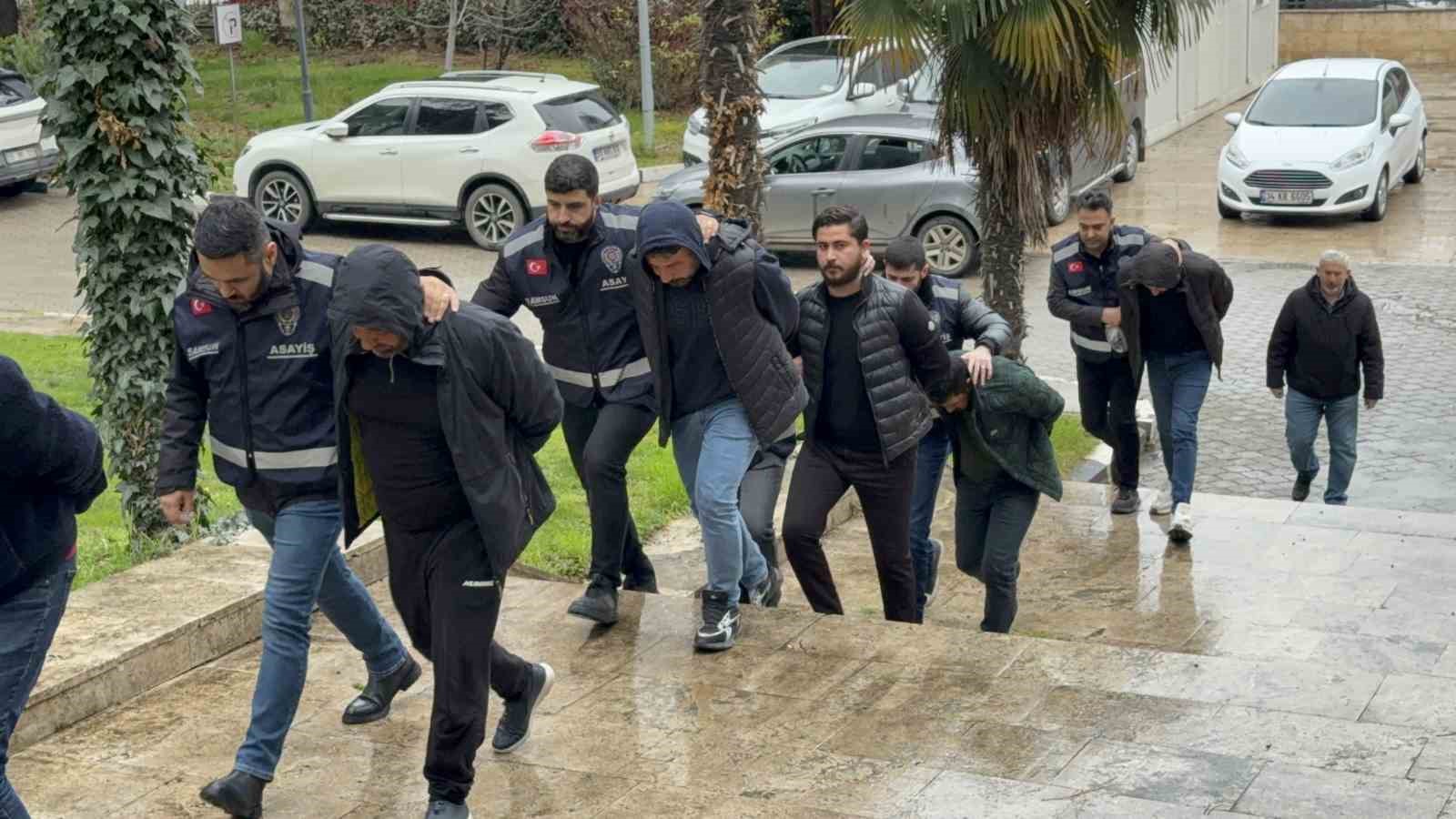 milyonluk arac vurgunu operasyonunda yakalanan 30 kisiden 13u adliyeye sevk edildi 5 3i5rCVLT