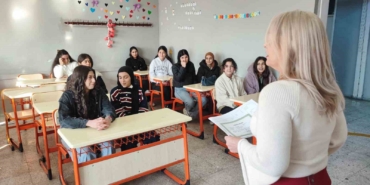 milyonluk-mal-varligini-tskya-bagislayan-ogretmen-psikoz-cikmadi-ogrencilerine-kostu-FKv1ymL9.jpg