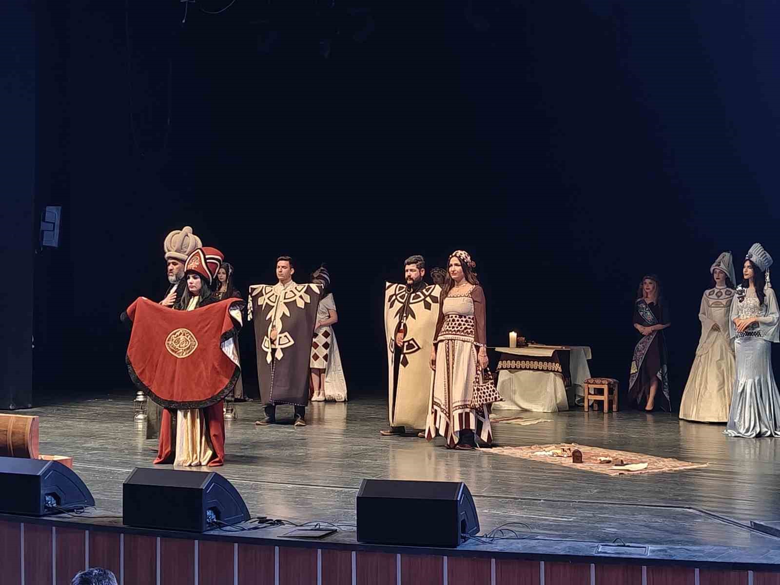 mimar sinanin eserleri kiyafetlere dokuldu 9 QjYyVI77