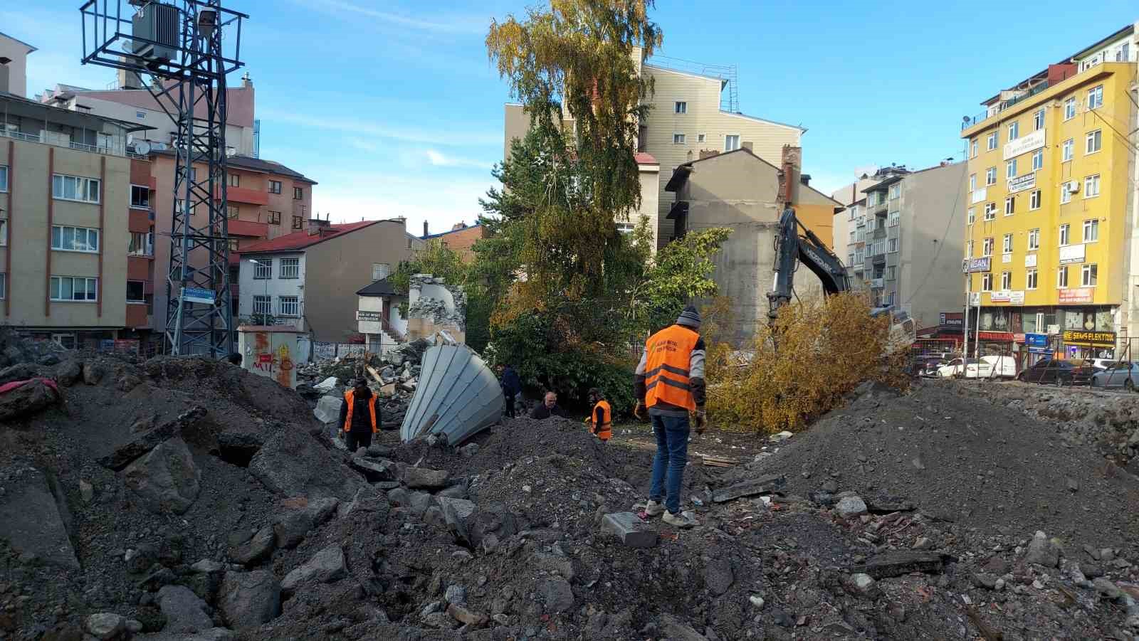 minare saniyeler icinde yerle bir oldu 5 E3jB2cau