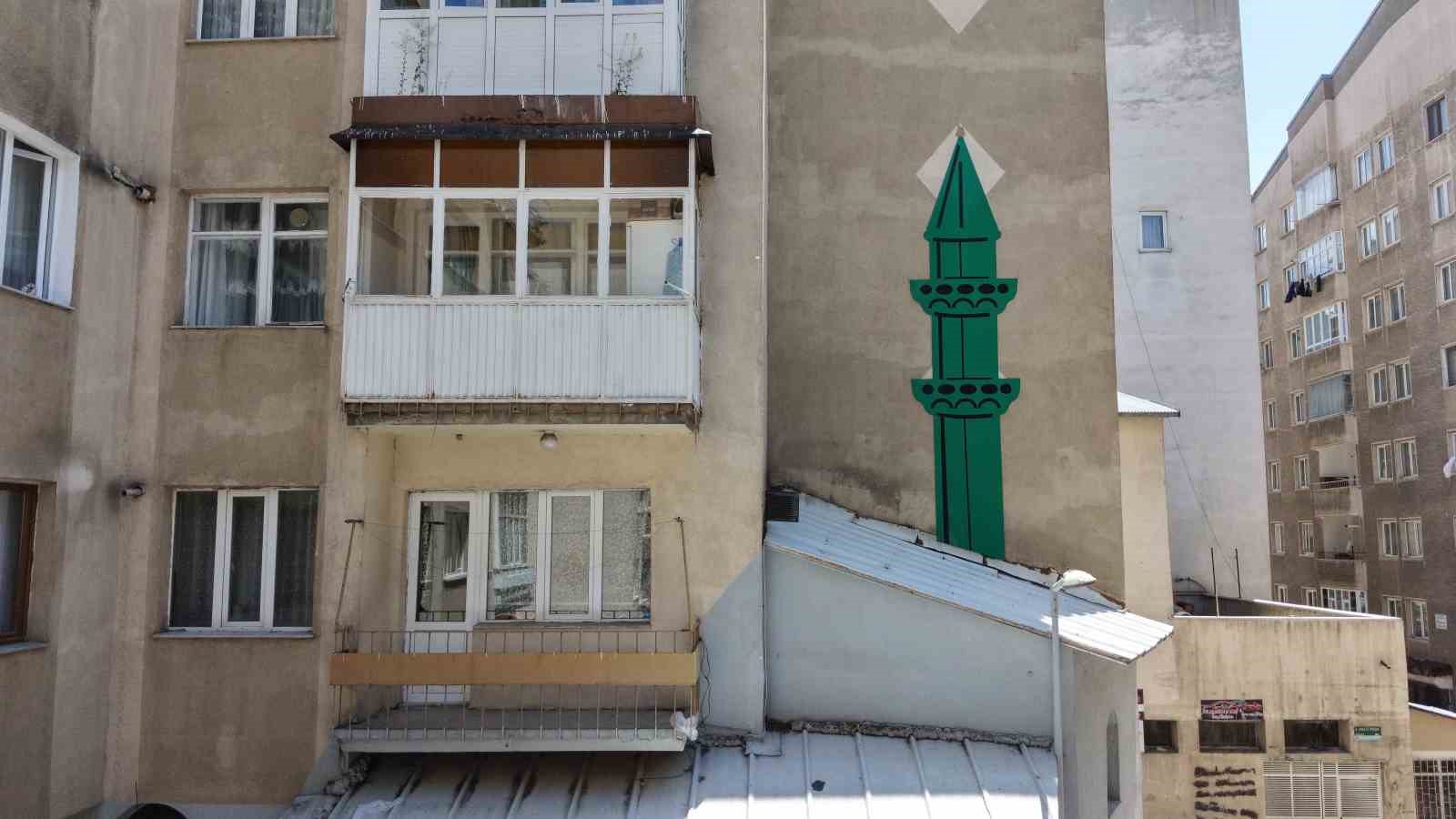 minareye yer bulamayinca duvara tasarladilar 1 XiORGHV4