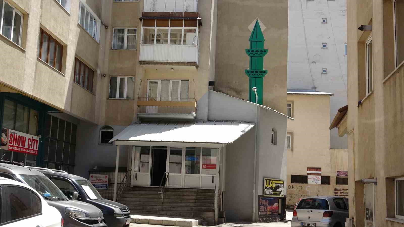minareye yer bulamayinca duvara tasarladilar 4 1dsnLIAZ