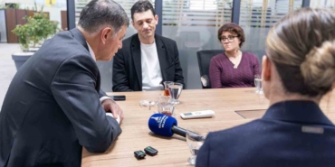 minguzzi-ailesinden-baskan-tugaya-ziyaret-SSXDmn2c.jpg