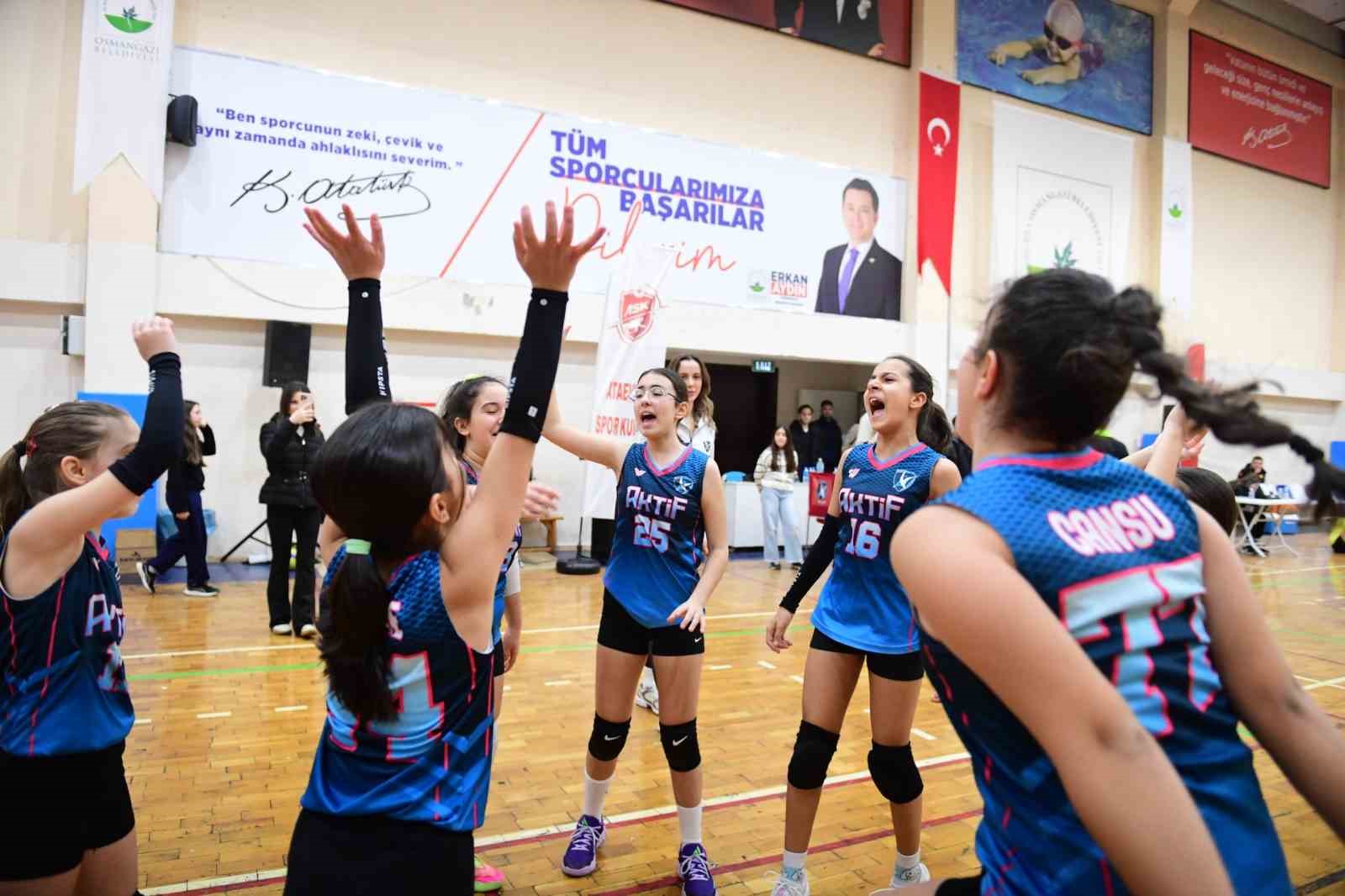 mini voleybol turnuvasinda oduller sahiplerini buldu 2 Y1RRkeuB
