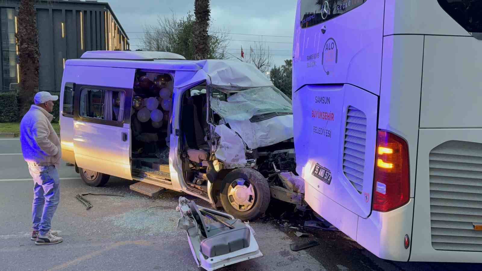 minibus hafif ticari arac ve otobuse carpti 7 yarali 10