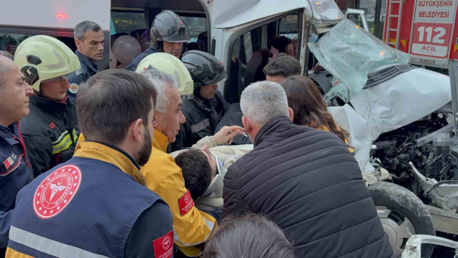 minibus hafif ticari arac ve otobuse carpti 7 yarali 6 dzatyk2E