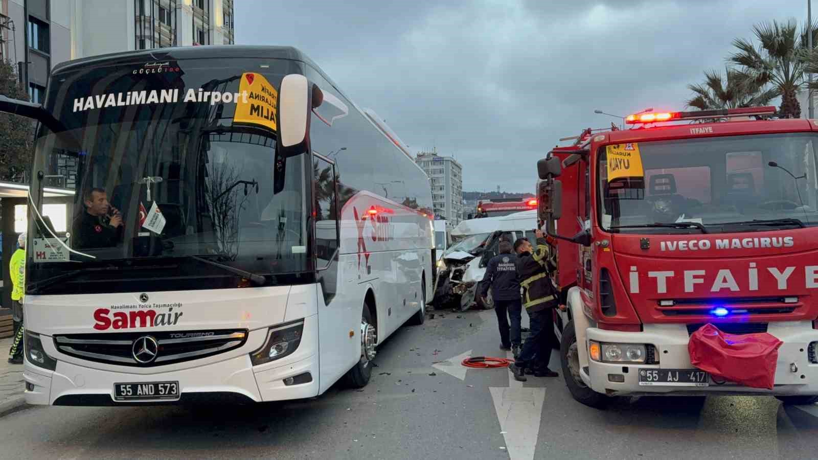 minibus hafif ticari arac ve otobuse carpti 7 yarali 9 GcHFFubp