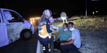 minibus-ile-hafif-ticari-arac-carpisti-5-yarali-XiDP2sm8.jpg