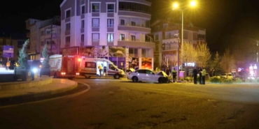 minibus-ile-otomobil-carpisti-1i-agir-3-yarali-NCekhXpS.jpg