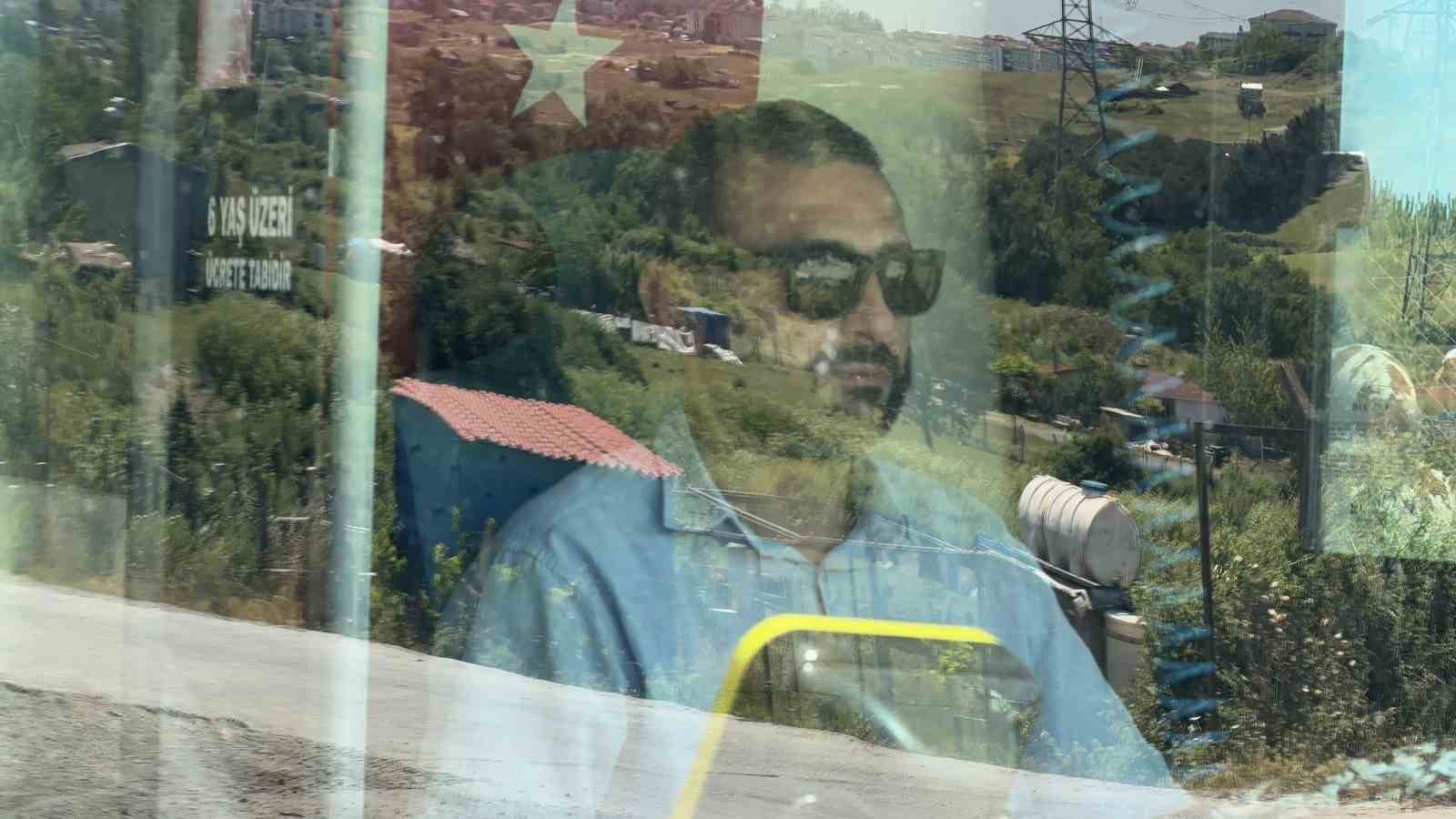 Minibüs şoförü güzergâhı bırakıp fenalaşan yolcuyu hastaneye yetiştirdi 8 minibus soforu guzerg hi birakip fenalasan yolcuyu hastaneye yetistirdi 4 lJICQe2N