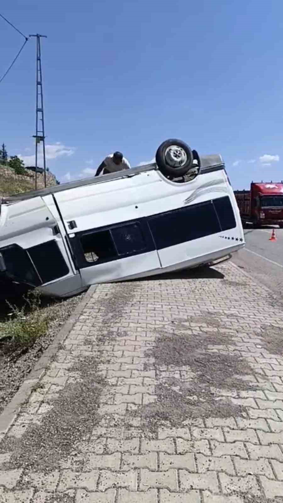 minibus takla atti 1 yarali 0 Rdb1nb4n